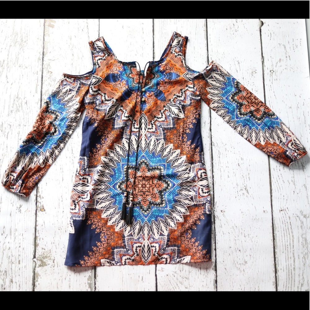 Printed cut out shoulder dress